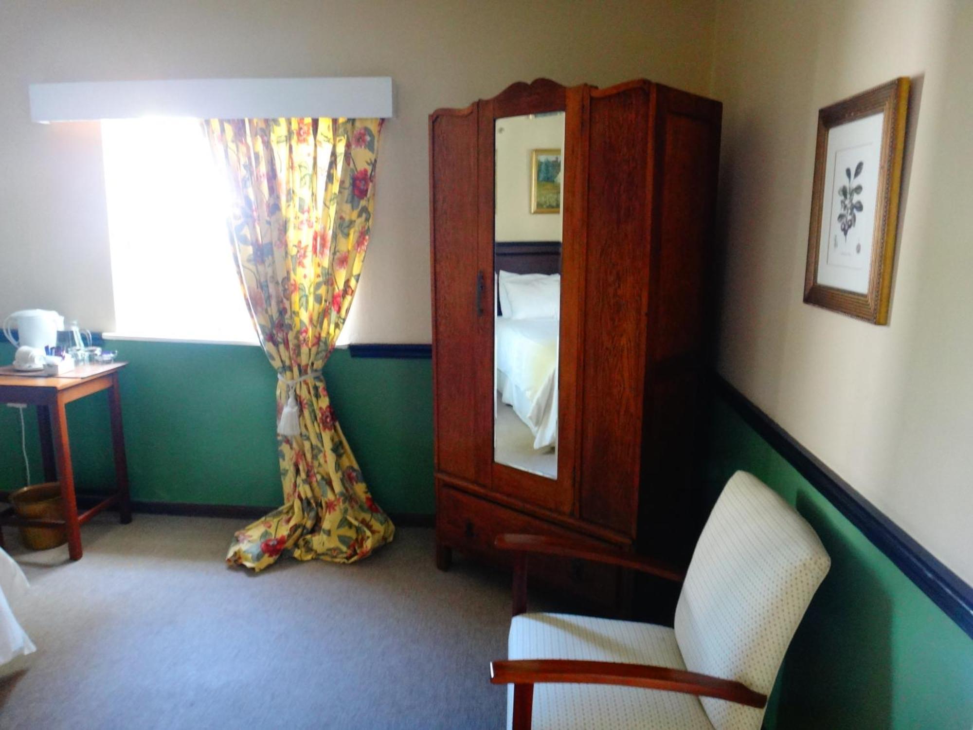 The Historic Pig And Whistle Inn Bathurst Room photo